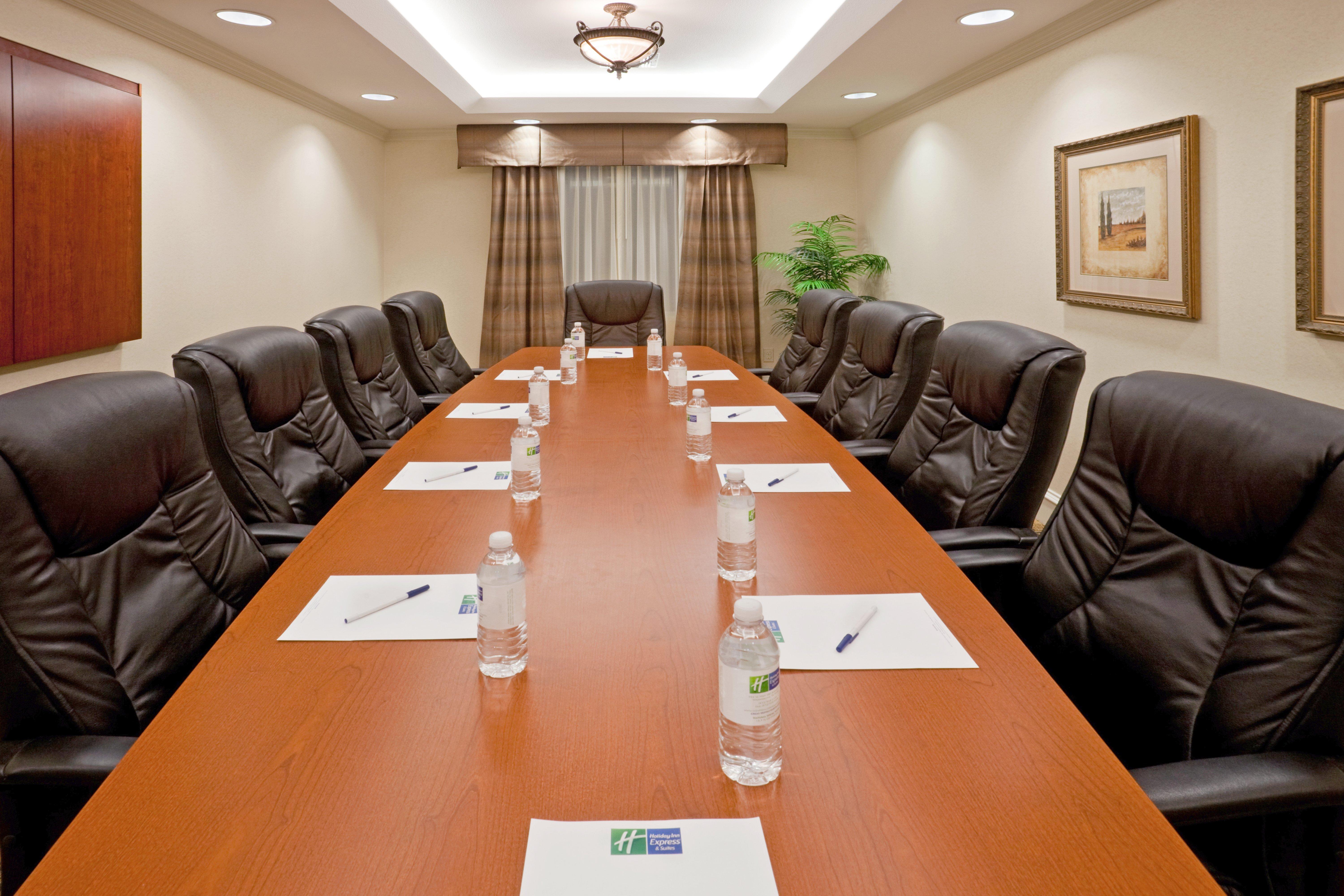 Express & By Ihg 2* Waxahachie