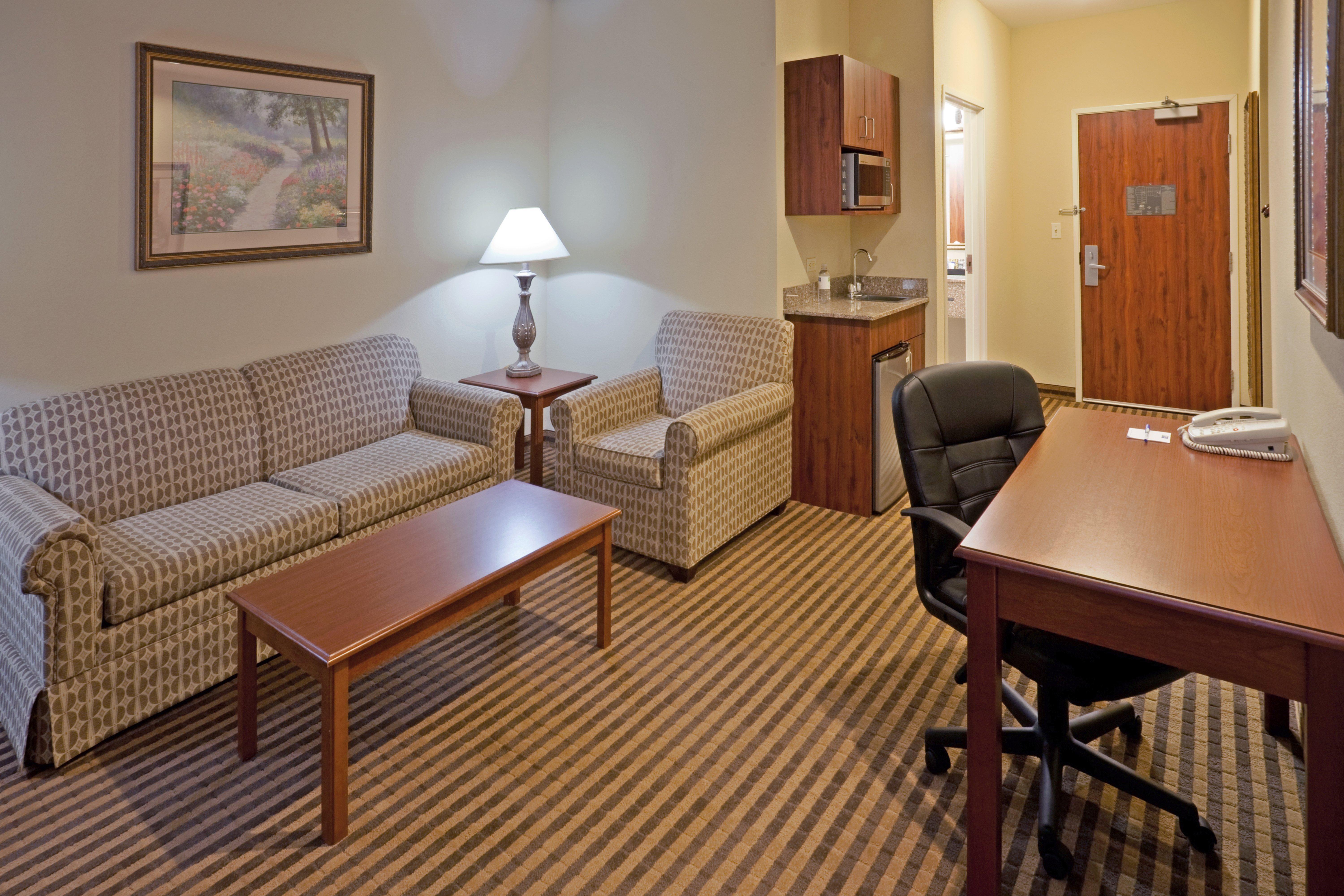 Express & By Ihg 2* Waxahachie